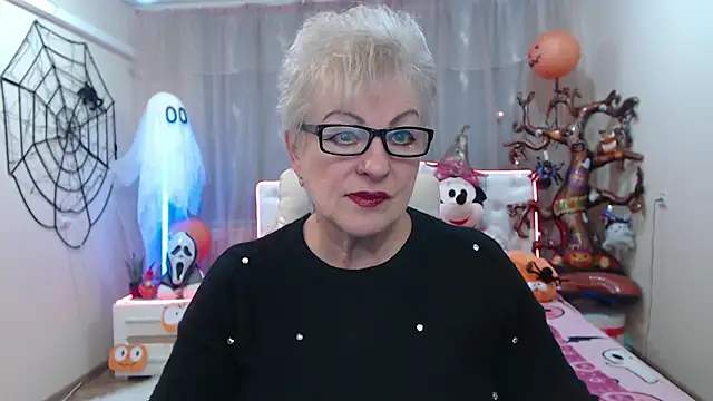 Snapshot of KayleSmoll chatting on November 2025 07:46:02 PM KayleSmoll online show from November 2025 07:46:02 PM