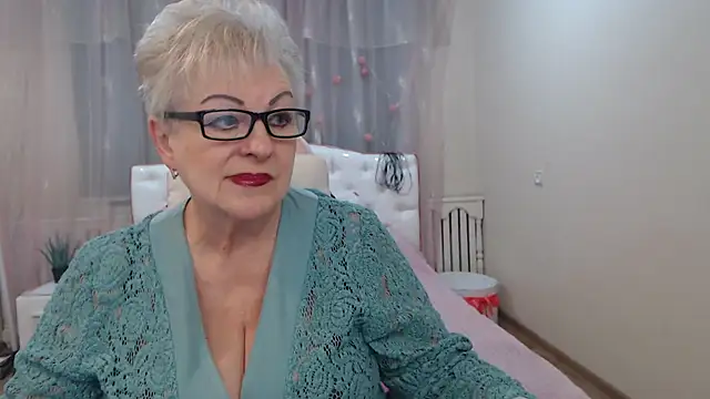 Snapshot of KayleSmoll chatting on November 2025 07:25:01 PM KayleSmoll online show from November 2025 07:25:01 PM