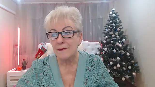 Snapshot of KayleSmoll chatting on November 2025 07:37:02 PM KayleSmoll online show from November 2025 07:37:02 PM