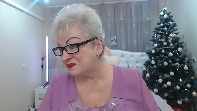 Snapshot of KayleSmoll chatting on December 2025 07:52:01 PM KayleSmoll online show from December 2025 07:52:01 PM