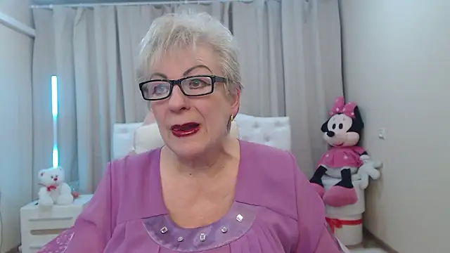 KayleSmoll online show from March 2026 07:39:01 PM