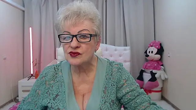 KayleSmoll online show from April 2026 06:43:02 PM