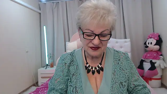 KayleSmoll online show from May 2026 06:35:02 PM
