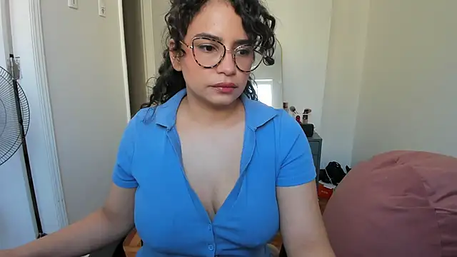 Snapshot of cinnamon_rosa chatting on February 2025 09:49:01 PM cinnamon rosa online show from February 2025 09:49:01 PM