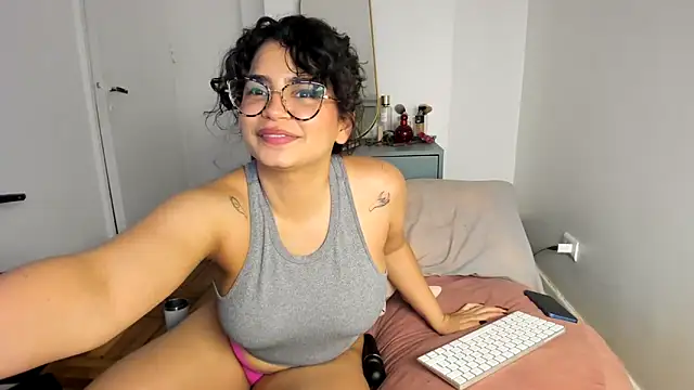 Snapshot of cinnamon_rosa chatting on February 2025 12:53:02 AM cinnamon rosa online show from February 2025 12:53:02 AM