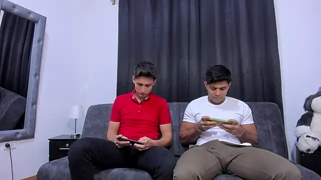 Snapshot of Luciano_and_Marlon chatting on October 2025 02:26:01 PM Luciano and Marlon online show from October 2025 02:26:01 PM