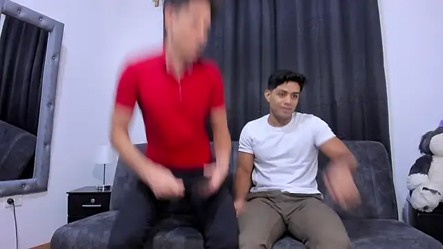 Snapshot of Luciano_and_Marlon chatting on April 2026 11:21:01 AM Luciano and Marlon online show from April 2026 11:21:01 AM