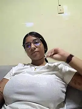 Snapshot of Sofythom1 chatting on March 2026 01:55:01 AM Sofythom1 online show from March 2026 01:55:01 AM