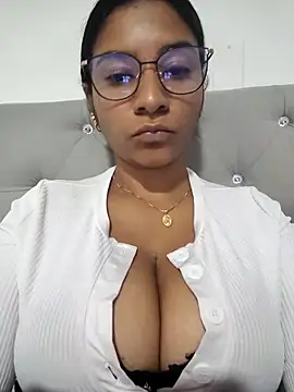 Snapshot of Sofythom1 chatting on March 2026 12:27:02 AM Sofythom1 online show from March 2026 12:27:02 AM