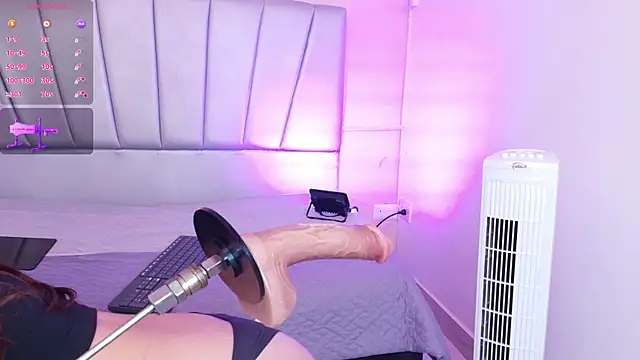 Snapshot of alice-millerr chatting on January 2025 07:10:01 PM alice-millerr online show from January 2025 07:10:01 PM