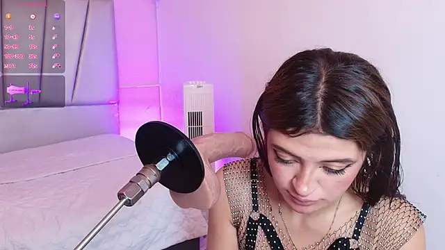 Snapshot of alice-millerr chatting on January 2025 10:11:02 PM alice-millerr online show from January 2025 10:11:02 PM