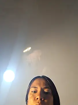 Kloemoretti online show from October 2025 02:29:01 PM