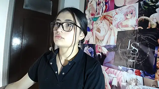 Snapshot of Nylaahh_ chatting on October 2025 07:33:01 PM Nylaahh online show from October 2025 07:33:01 PM