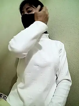 YunLem online show from January 2025 12:36:01 PM