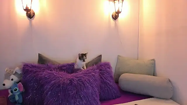 Snapshot of CherryBlossomm_ chatting on March 2025 02:12:02 AM CherryBlossomm online show from March 2025 02:12:02 AM