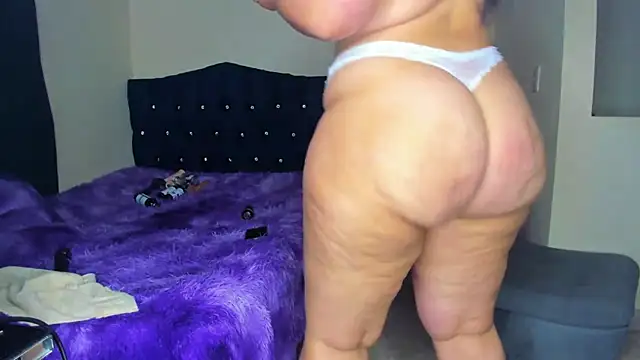 Snapshot of scarlet_tommy chatting on March 2025 11:09:02 PM scarlet tommy online show from March 2025 11:09:02 PM