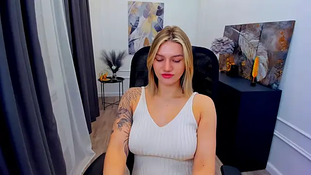 SelenaeMoore online show from May 2026 03:55:02 AM