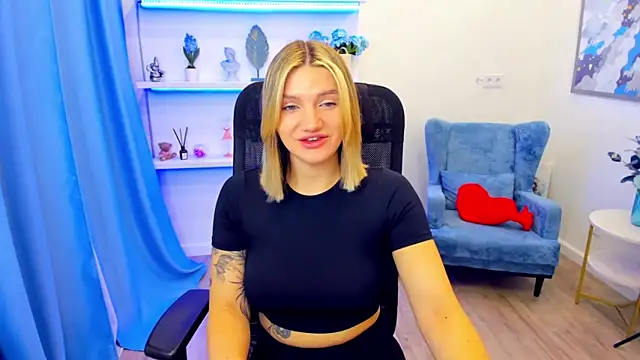 SelenaeMoore online show from May 2026 07:30:01 PM