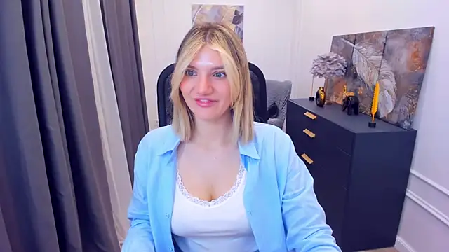 SelenaeMoore online show from May 2026 03:45:01 AM