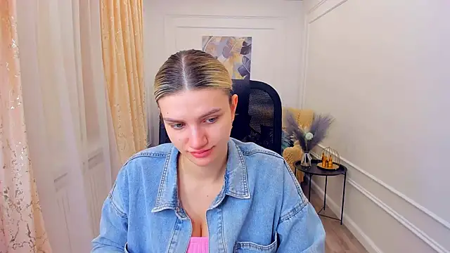 SelenaeMoore online show from June 2026 03:53:02 AM