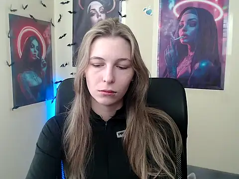 StrangerGi online show from April 2026 06:09:02 AM