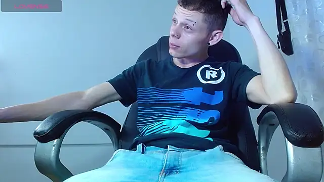 Matthew Boy  online show from February 2025 04:07:01 AM