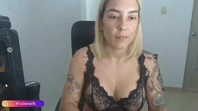 Snapshot of Isis69_ chatting on February 2025 08:42:02 PM Isis69 online show from February 2025 08:42:02 PM