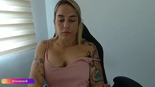 Snapshot of Isis69_ chatting on September 2025 07:25:01 PM Isis69 online show from September 2025 07:25:01 PM