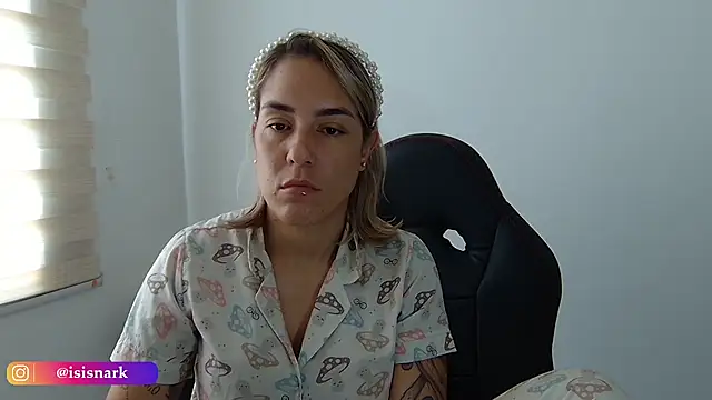 Snapshot of Isis69_ chatting on October 2025 03:43:01 PM Isis69 online show from October 2025 03:43:01 PM