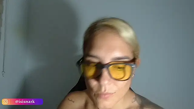 Snapshot of Isis69_ chatting on November 2025 01:05:02 AM Isis69 online show from November 2025 01:05:02 AM