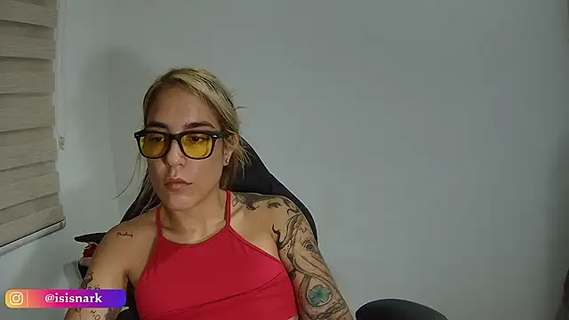 Snapshot of Isis69_ chatting on November 2025 12:00:01 AM Isis69 online show from November 2025 12:00:01 AM