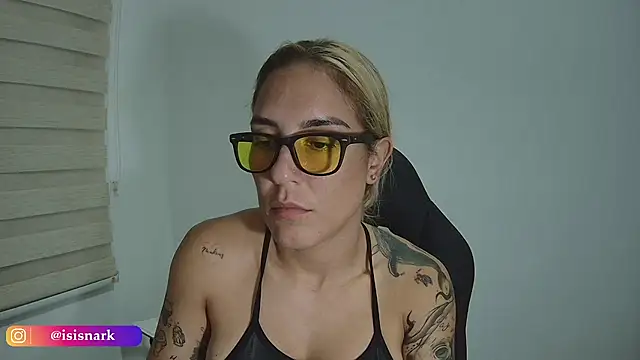 Snapshot of Isis69_ chatting on November 2025 10:56:01 PM Isis69 online show from November 2025 10:56:01 PM