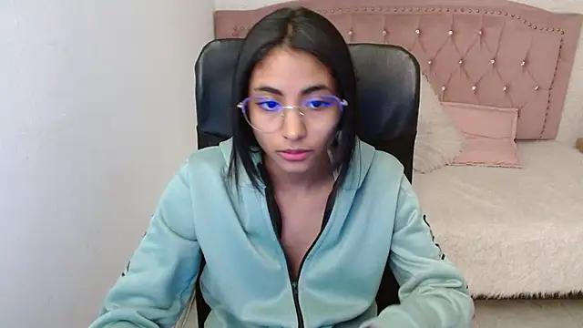 Snapshot of shaneelle chatting on February 2025 09:28:01 AM shaneelle online show from February 2025 09:28:01 AM