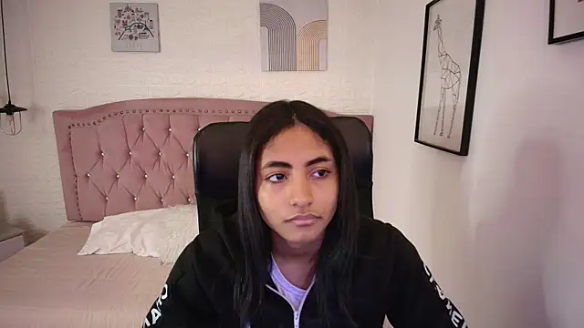 shaneelle online show from November 2025 03:01:02 AM