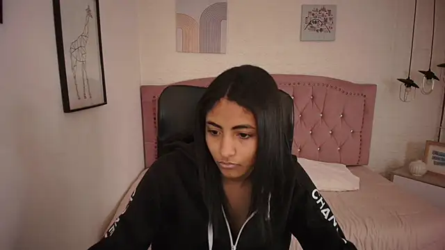 shaneelle online show from November 2025 03:07:01 AM