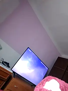 katymojadit online show from December 2025 01:15:01 PM