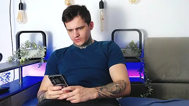 CarterCole online show from January 2025 08:01:01 AM