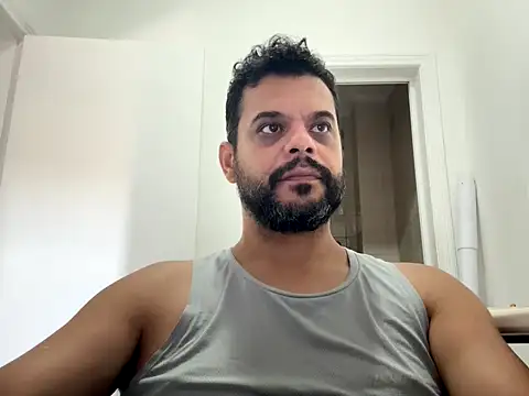 HornyBeachBoyBR online show from May 2026 02:00:02 PM