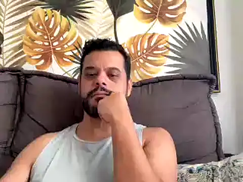 HornyBeachBoyBR online show from May 2026 12:32:01 PM