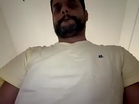 HornyBeachBoyBR online show from May 2026 02:45:01 PM