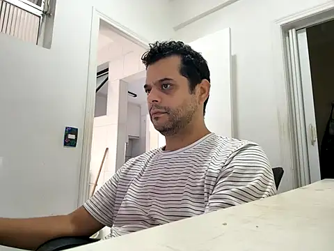 HornyBeachBoyBR online show from May 2026 01:39:01 PM
