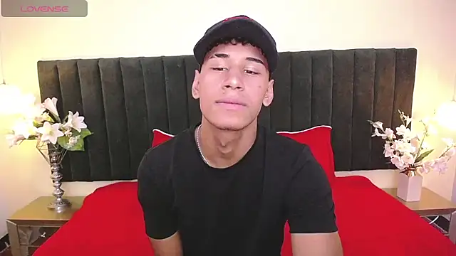 soft attraction online show from May 2026 07:33:01 PM