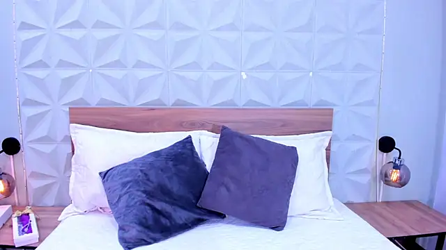 Stacey white  online show from November 2025 07:59:02 PM