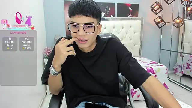 Snapshot of Noha_scott chatting on September 2025 11:10:01 PM Noha scott online show from September 2025 11:10:01 PM