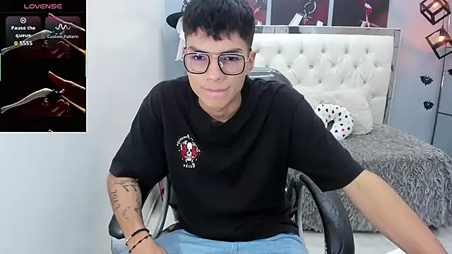 Snapshot of Noha_scott chatting on November 2025 11:36:02 PM Noha scott online show from November 2025 11:36:02 PM