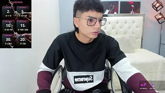 Snapshot of Noha_scott chatting on November 2025 10:56:01 PM Noha scott online show from November 2025 10:56:01 PM