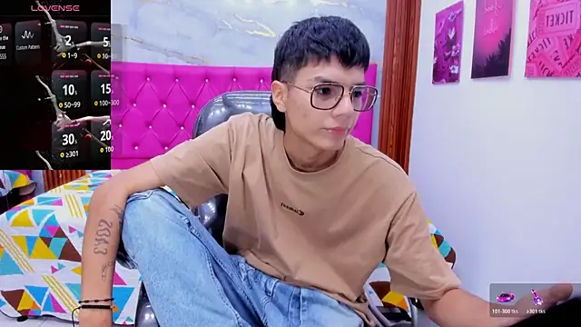 Snapshot of Noha_scott chatting on December 2025 11:11:01 PM Noha scott online show from December 2025 11:11:01 PM