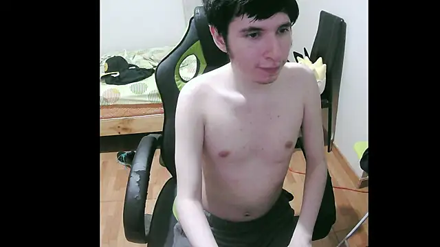 Snapshot of Twink_martinboy chatting on February 2025 06:24:01 AM Twink martinboy online show from February 2025 06:24:01 AM
