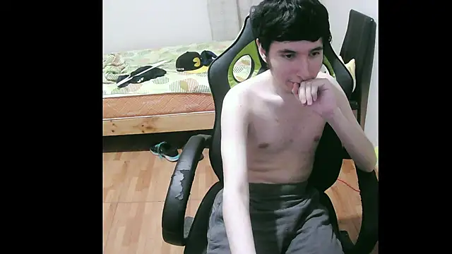 Snapshot of Twink_martinboy chatting on February 2025 11:33:02 PM Twink martinboy online show from February 2025 11:33:02 PM