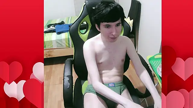 Snapshot of Twink_martinboy chatting on March 2025 04:24:02 AM Twink martinboy online show from March 2025 04:24:02 AM